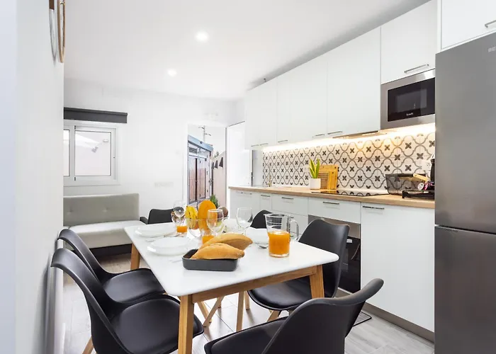 Tenohomes Sunny Terrace & Private Pool Semesterbostad *