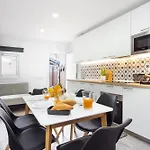 Tenohomes Sunny Terrace & Private Pool بيت للعطل *