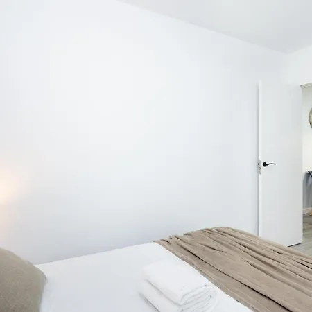 Tenohomes Sunny Terrace & Private Pool *