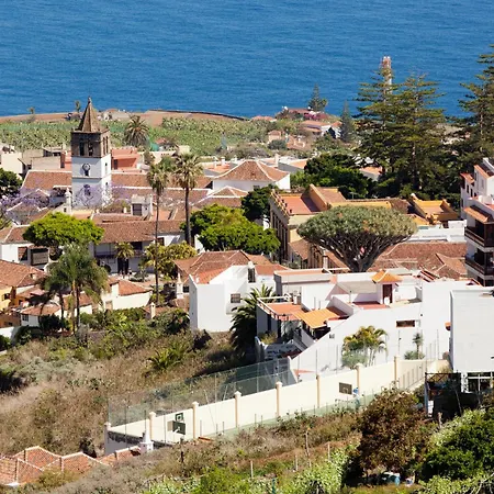 Tenohomes Sunny Terrace & Private Pool *